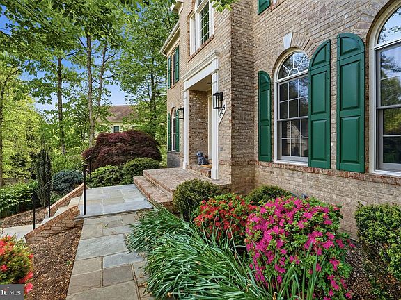 2nd image of 1605 Lupine Den Ct