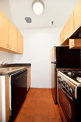 Rented by Buchbinder & Warren | media 4