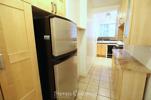 Sold by Steven Corcoran Real Estate | media 17