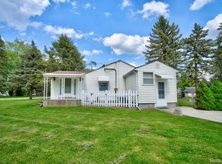 6154 Roberta St, Burton, MI 48509