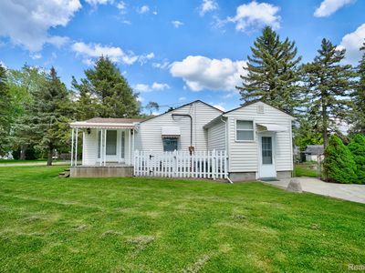 6154 Roberta St, Burton, MI, 48509