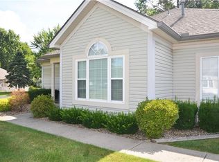 74 Stone Ridge Blvd, Hermitage, PA 16148