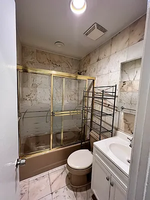 Rented by Manhattan Dwelling Corporation | media 32