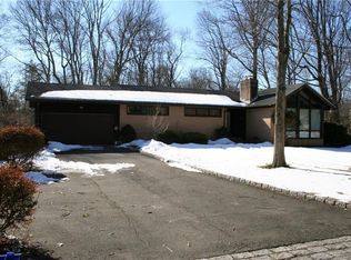 11 Fulmar Ln, Norwalk, CT 06850