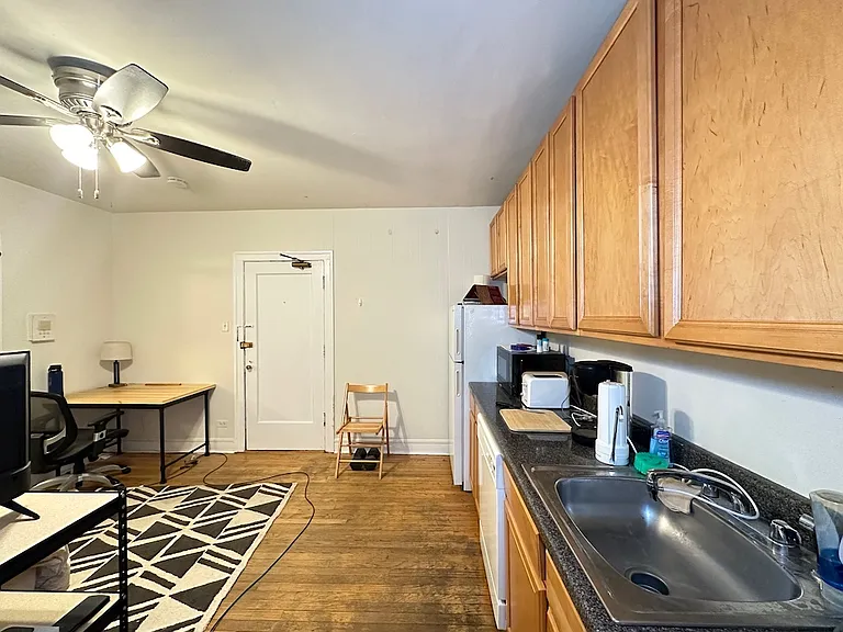 2129 N Dayton St #402 — Photo 5