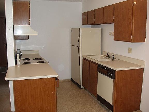 3rd image of 3100 S Federal Blvd APT 317