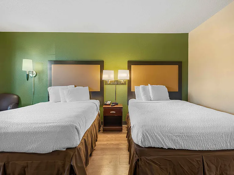 Studio Suite - 2 Full Beds