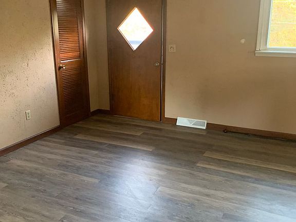 2nd image of 165 Greyland Dr