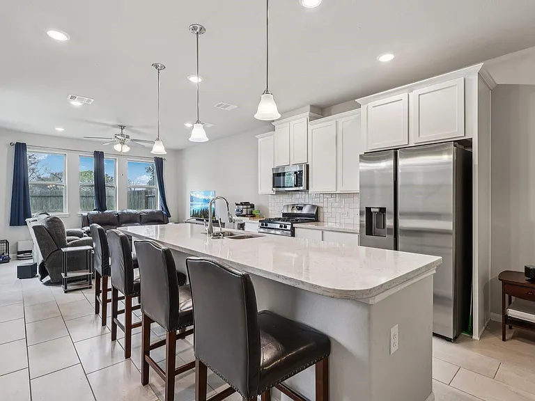 7333 Hinsdale Dr — Photo 3
