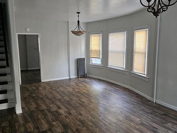 2nd image of 2231 Boulevard Ave
