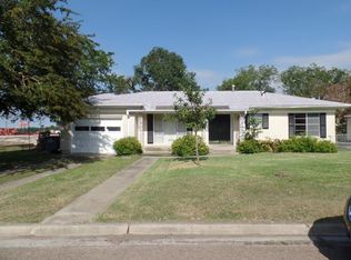 102 E Park Ave, Victoria, TX 77901