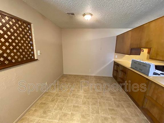 3rd image of 2405B Patrick Henry Dr