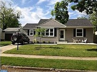 22 Farnsworth Ave, Maple Shade, NJ 08052