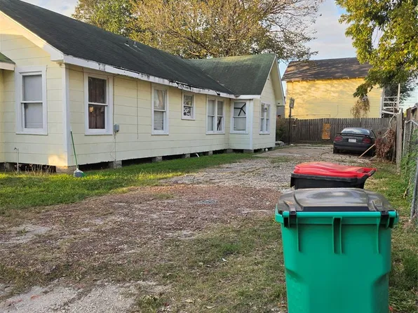 108 W Humble St, Baytown, TX 77520