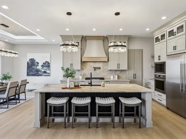 18251 Alderleaf Dr, Clive, IA 50325