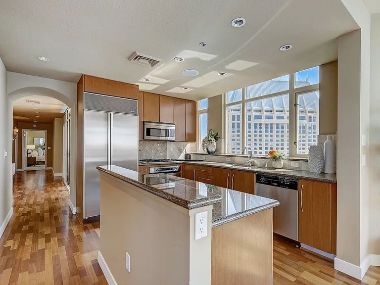 700 W Harbor Dr W #2902 — Photo 19