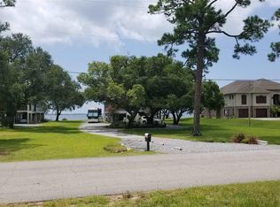 2946 Bay St, Gulf Breeze, FL 32563