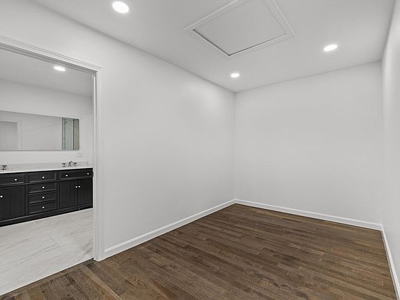 5th image of 18 Leland St