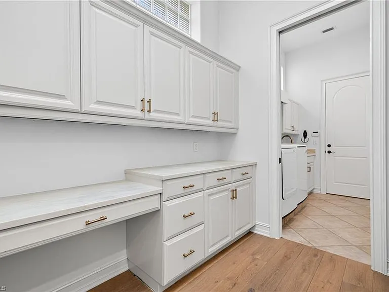 3296 Lookout Ln — Photo 25