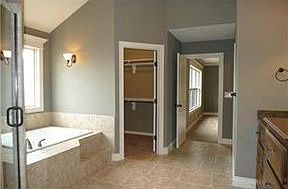 4th image of 4412 NE Hideaway Hill Cir