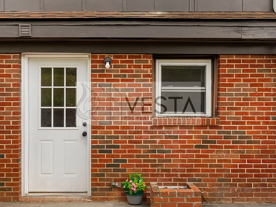 26 Reid St #3