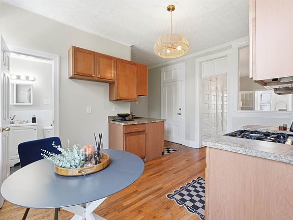 5th image of 198 Bowers St APT 2