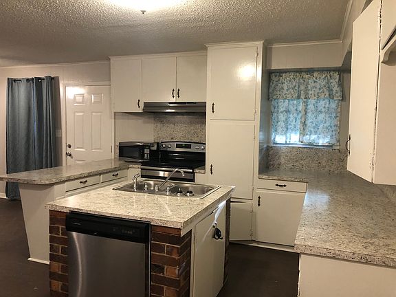 3rd image of 114 Pine St