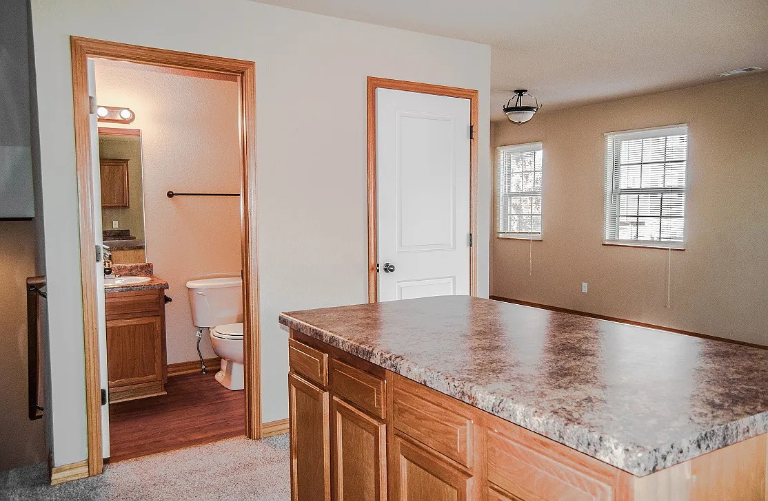2 bed, 2.5 bath, 1213 sqft, $1,350 — Photo 2