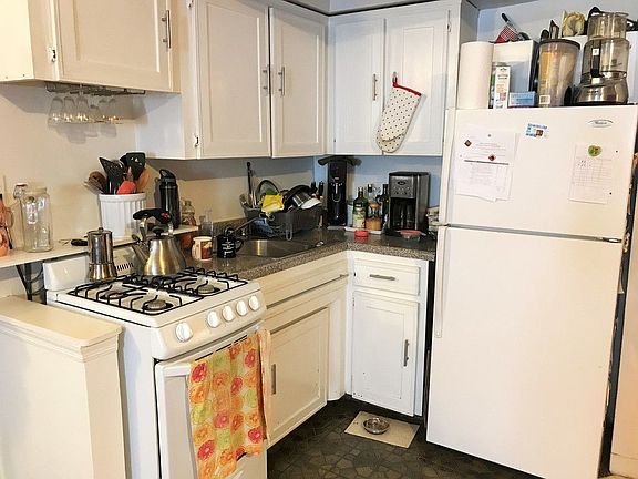 4th image of 33 W 82nd St APT A