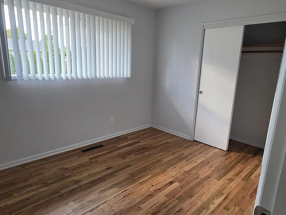 5250 SW 165th Ave