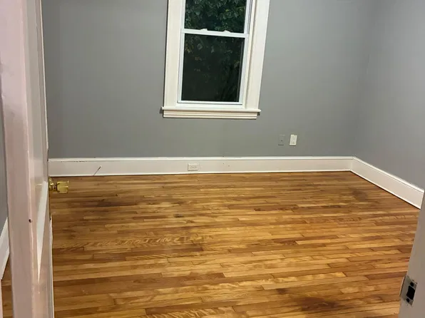 15 Circuit Ave E, Worcester, MA