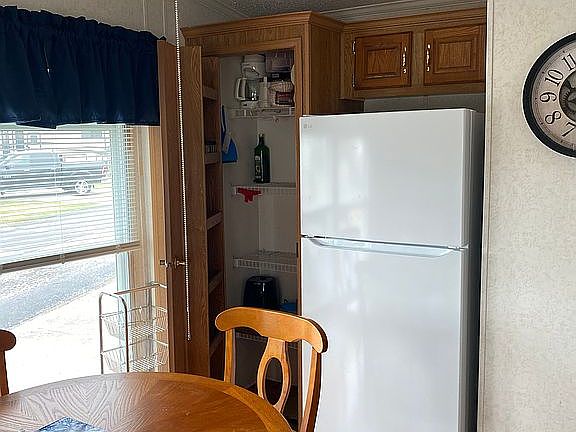 2nd image of 30 Waterford Ln
