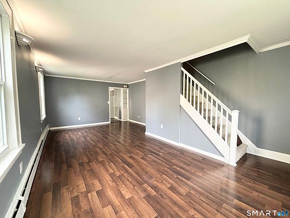 2nd image of 243 Knickerbocker Ave