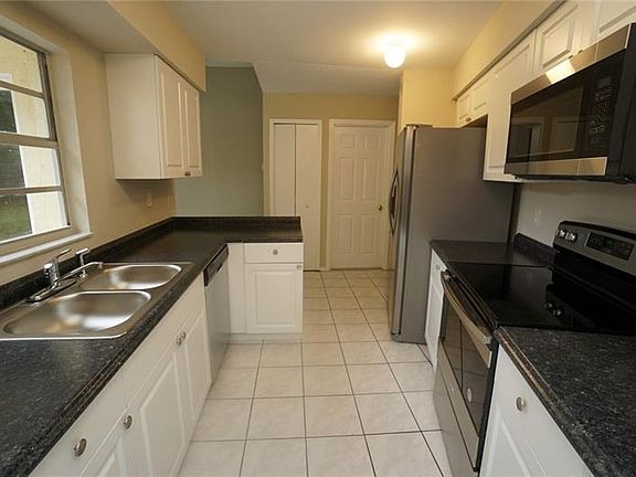 3rd image of 4759 Dandelion Dr