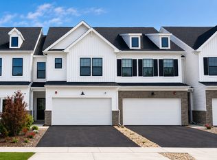 2002 Palmer Ct #9002, Hoffman Estates, IL 60169