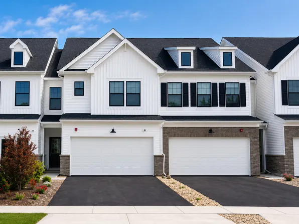 2046 Palmer Ct #5002, Hoffman Estates, IL 60169