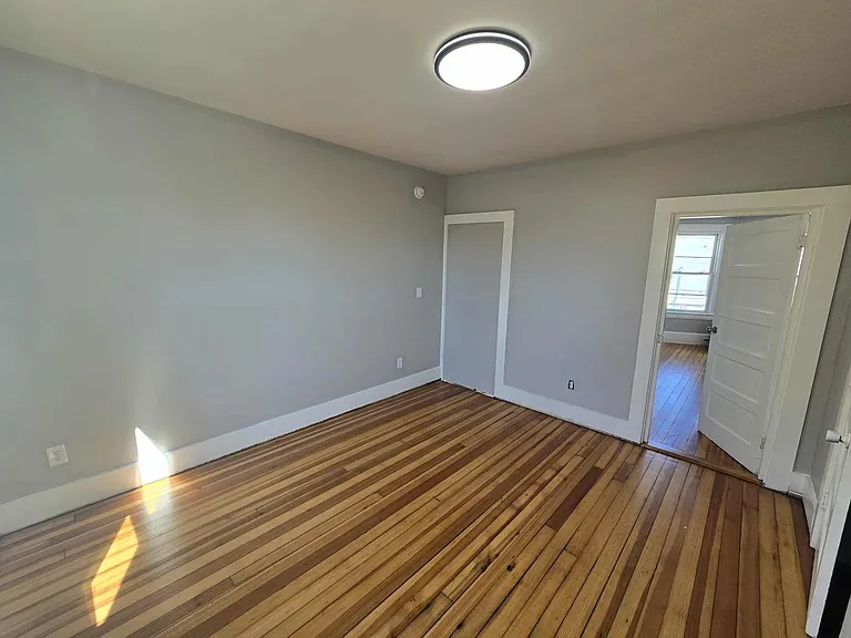195 Bartlett St — Photo 5