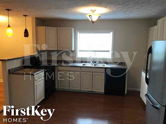 4th image of 4801 Leone Dr