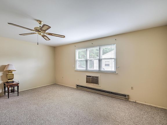 5th image of 14B Easton Dr Space 55