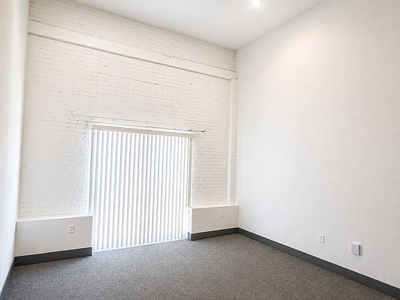 5th image of 420 Valley Rd #111