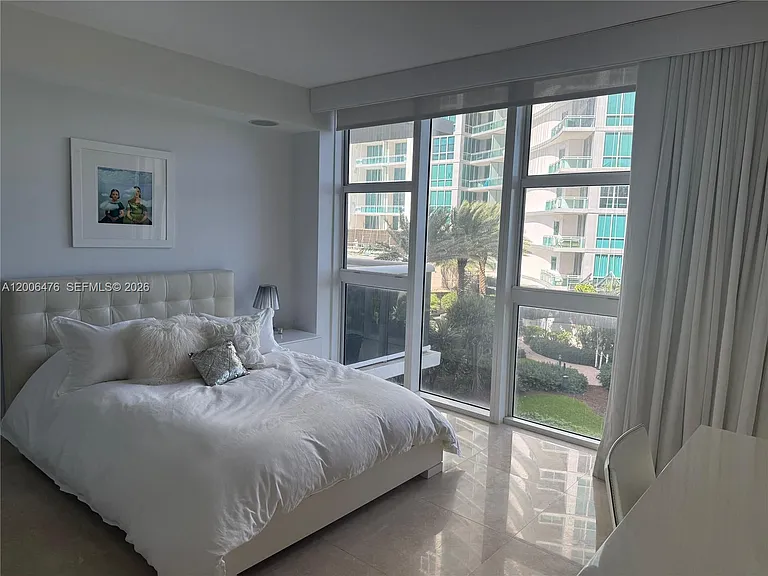 10275 Collins Ave #533 — Photo 26