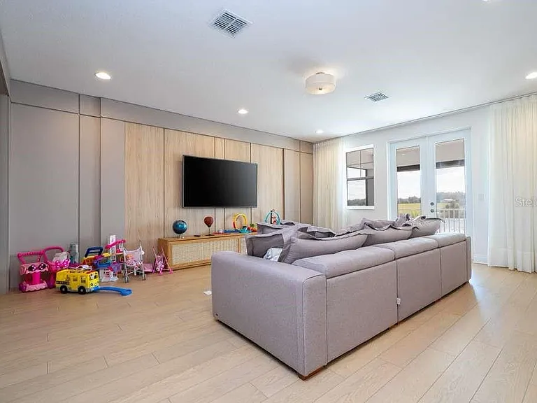 16870 Sanctuary Dr — Photo 79