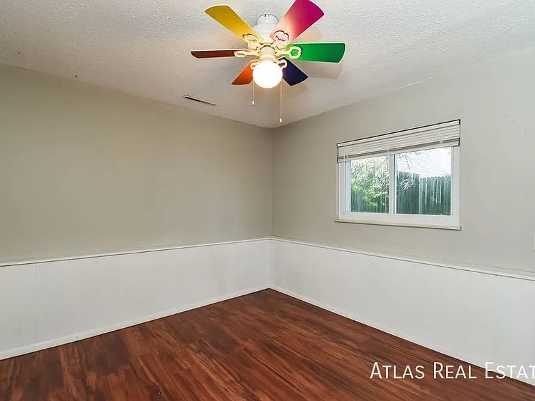 4319 Moonbeam Dr — Photo 7