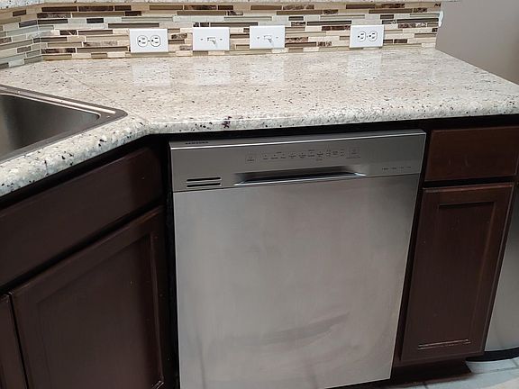 Dishwasher (stainless steel, Samsung) .