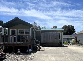 16 Pine Ln, Lakeside, OR 97449