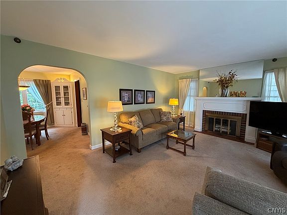 4th image of 117 Fay Park Dr