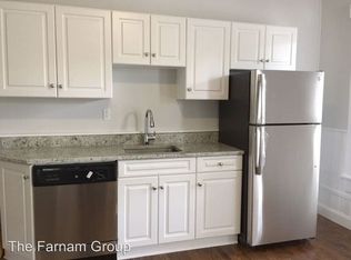 11 Lawrence St, Woodbridge, CT 06525