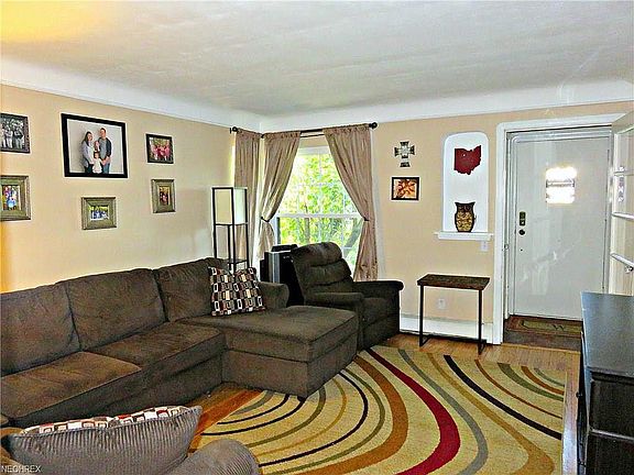 2nd image of 4072 W 160th St