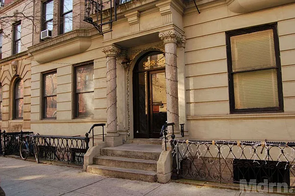 Rented by Wave Real Estate Group | media 38