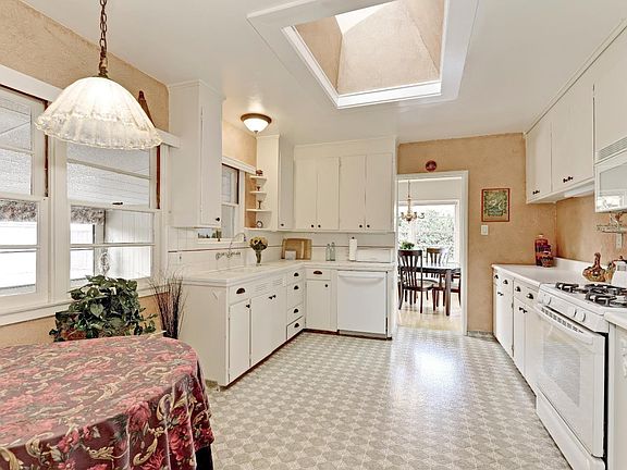 4th image of 1045 Salerno Dr